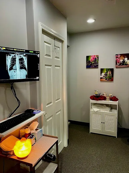 Complete Chicago Chiropractic and Sports Medicine, LTD. Picture 1