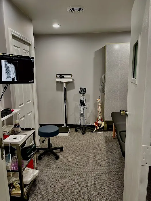 Complete Chicago Chiropractic and Sports Medicine, LTD. Picture 7