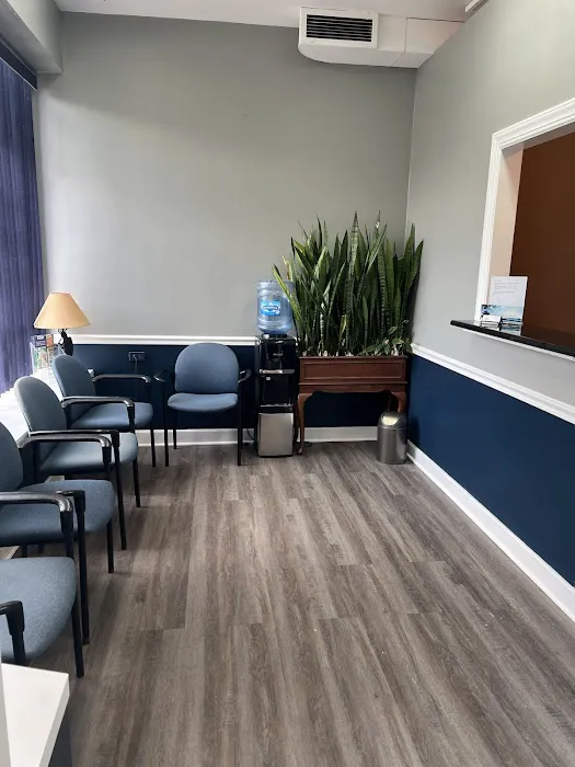 Khan Chiropractic Clinic Picture 4