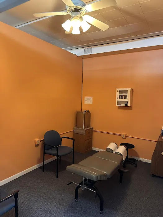 Khan Chiropractic Clinic Picture 2