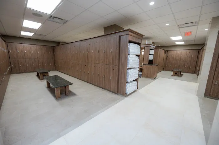 LifeClinic Chiropractic & Rehabilitation - Oakbrook, IL Picture 4