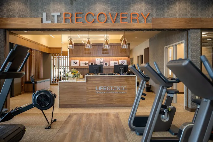 LifeClinic Chiropractic & Rehabilitation - Oakbrook, IL Picture 10