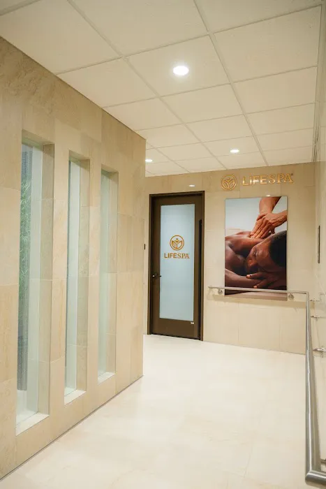 LifeClinic Chiropractic & Rehabilitation - Oakbrook, IL Picture 1