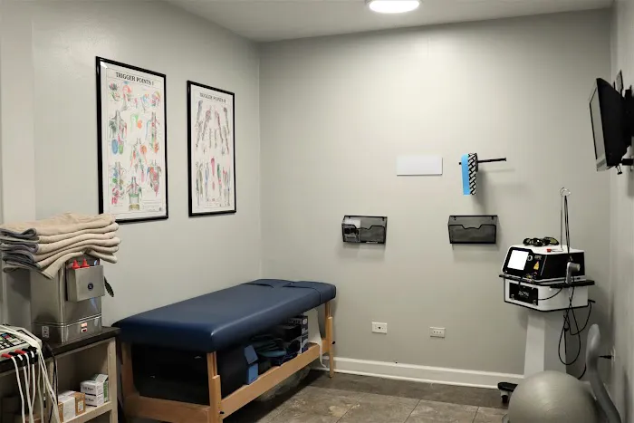 Chicago Chiropractic & Sports Injury Centers Picture 8