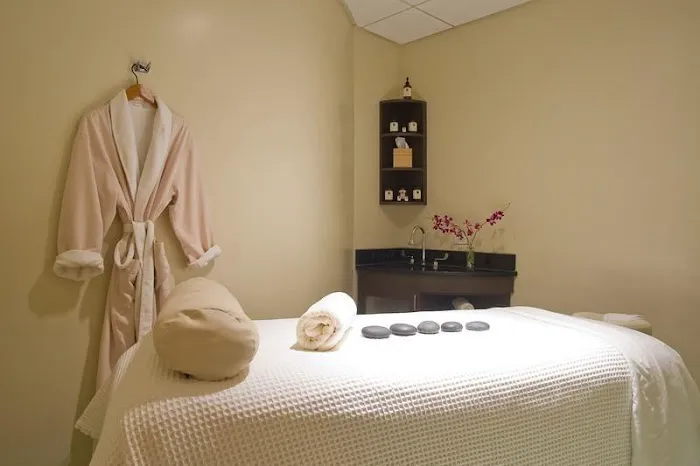 ACTIVE HEALTH CHIROPRACTIC CLINIC Picture 7