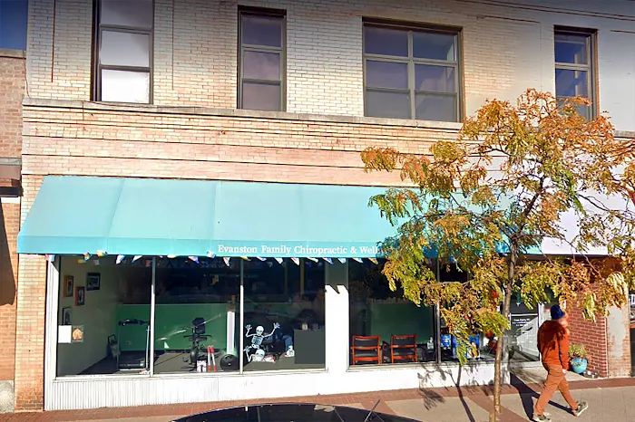 Evanston Family Chiropractor clinic Picture 6