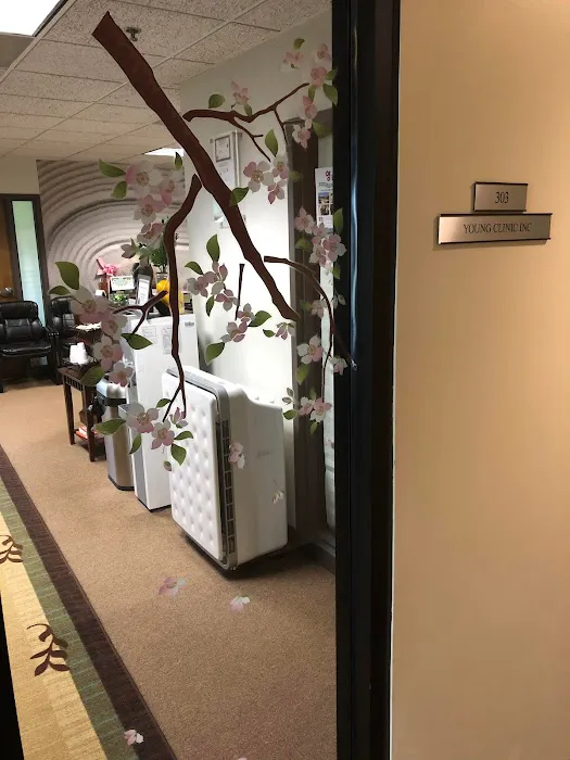 Young Clinic Picture 1