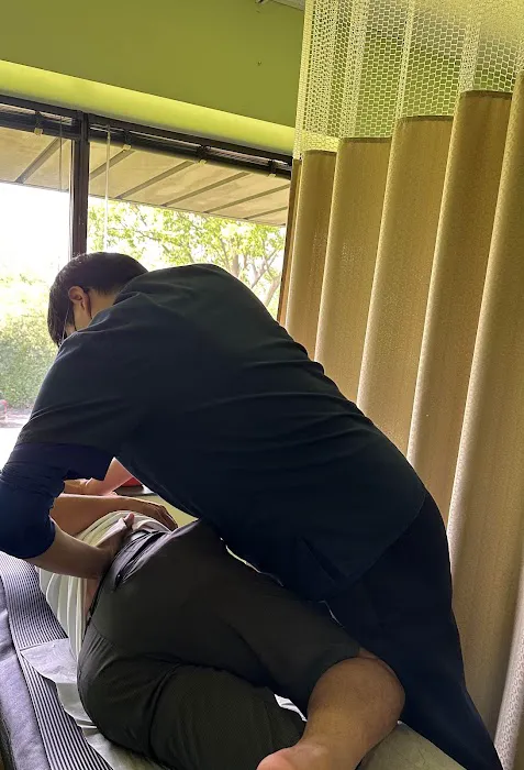 Young Clinic Picture 7