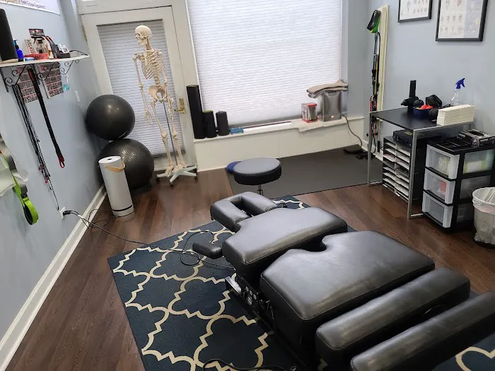 Evolution Spine & Sports Therapy, LLC Picture 9