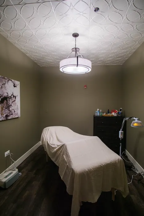 Aligned Modern Health Picture 10