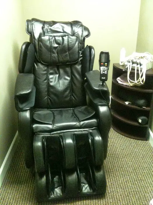 Family Care Chiropractic Center: Schultz Byron D DC Picture 1