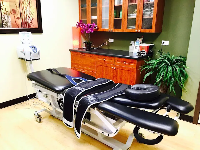 Healing Touch Chiropractic & Acupuncture Picture 9