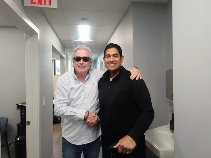 Dr. Hector Martinez, DC Quiropractico Picture 3