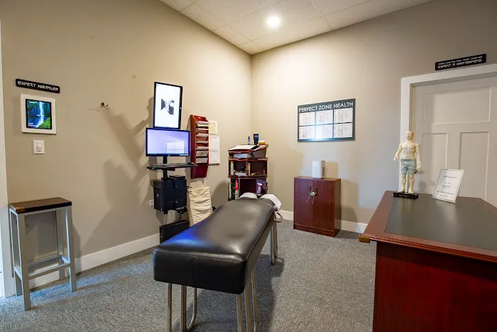 Symmetry Chiropractic & Acupuncture Picture 1