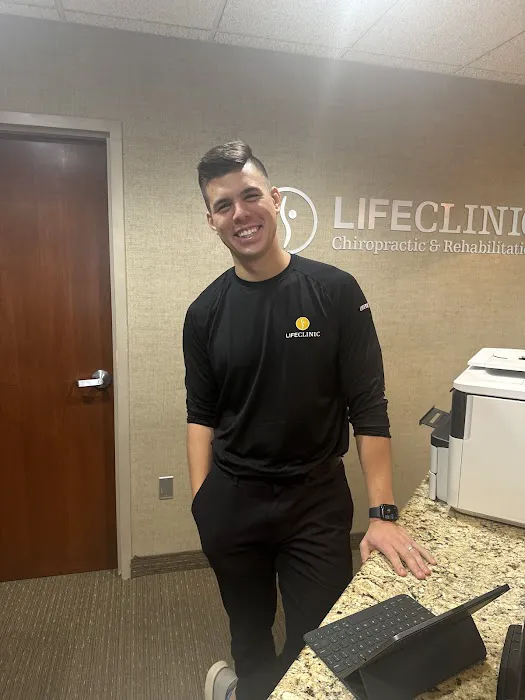 LifeClinic Chiropractic & Rehabilitation - Warrenville, IL Picture 3