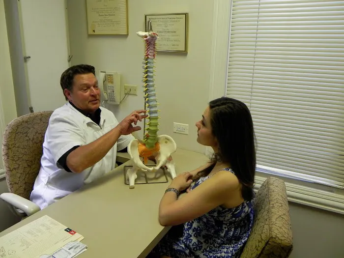 Lindstrom Chiropractic Clinic PC Picture 4