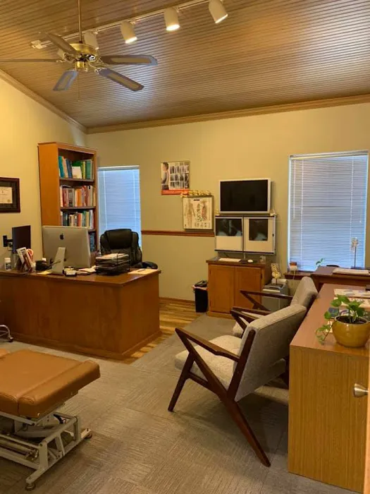 Huskey Chiropractic Clinic Picture 3
