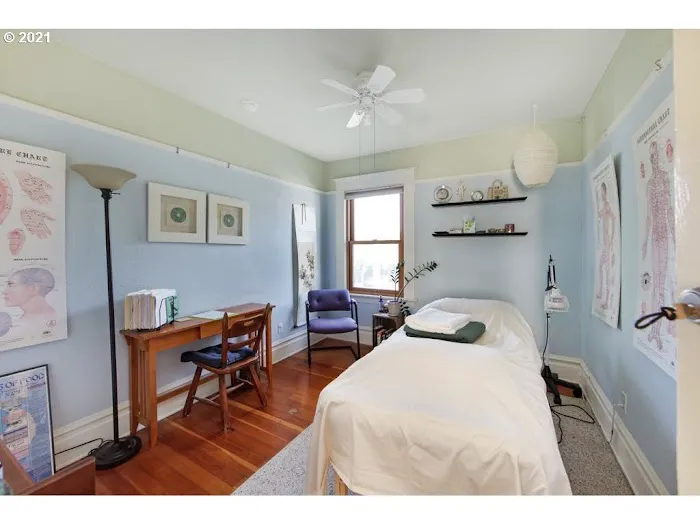 Hawthorne Chiropractic & Healing Arts Picture 8