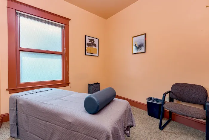 Belmont Chiropractic/Be Well Holistic Health Picture 9