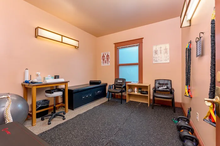 Belmont Chiropractic/Be Well Holistic Health Picture 6