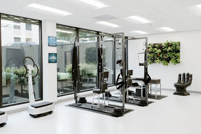 Rogue Chiropractors and Spine Center Picture 4