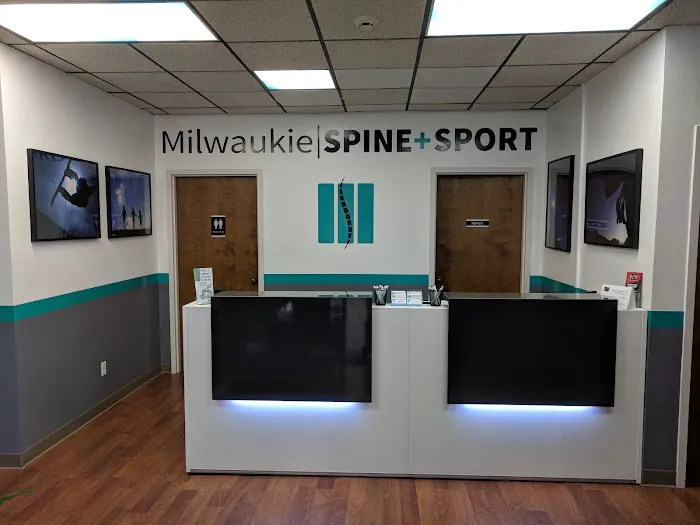 Milwaukie Spine + Sport Picture 9