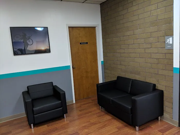 Milwaukie Spine + Sport Picture 3