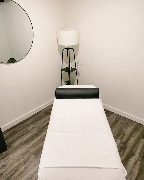Momentum Chiropractic + Sports Medicine Picture 1