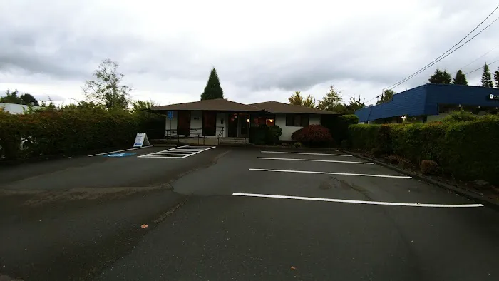 Dr. Braxton Nguyen, DC Picture 2