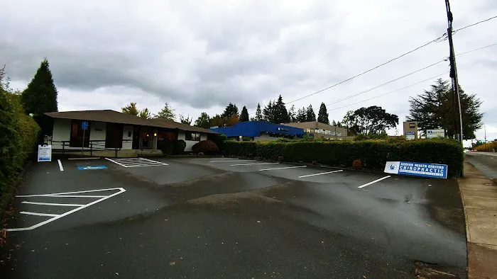 Dr. Braxton Nguyen, DC Picture 4