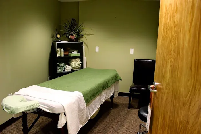 Chiropractic Auto Injury Clinic Picture 9