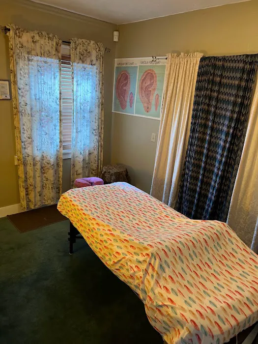 Aaxis Health-Chiropractic and Massage Picture 4