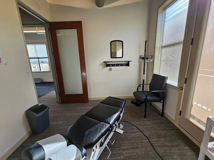 Chiropractor at Symtrio Chiropractic Picture 4