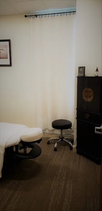 Symtrio Chiropractic & Sports Medicine Picture 7