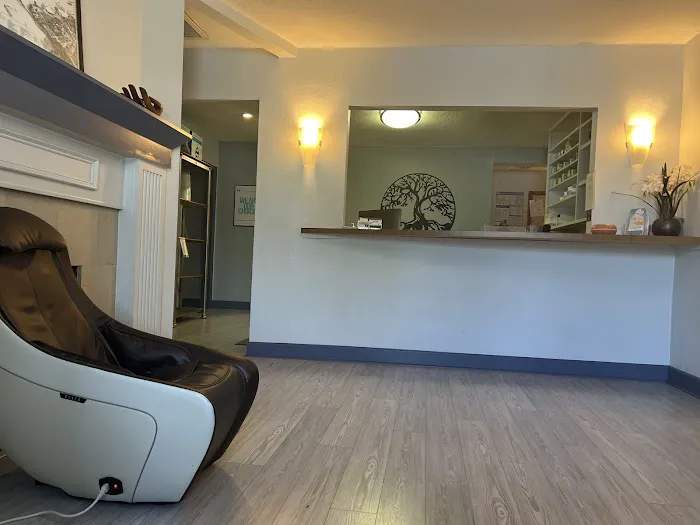 River Hills Chiropractic Clinic Picture 4