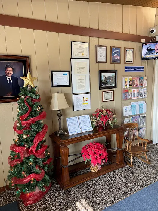 Reyna Chiropractic Clinic Picture 1