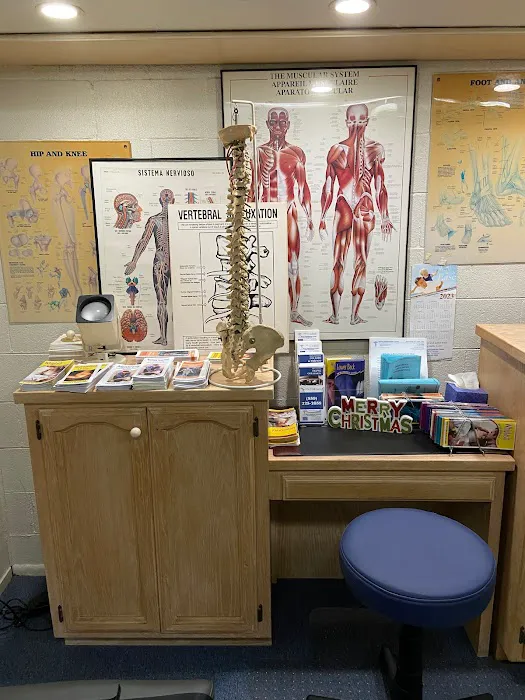 Reyna Chiropractic Clinic Picture 6