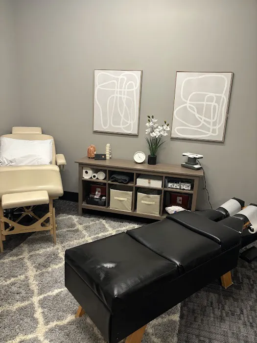 Helms Chiropractic & Acupuncture Picture 3