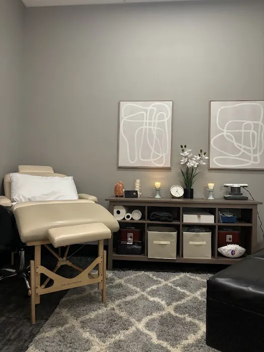 Helms Chiropractic & Acupuncture Picture 4