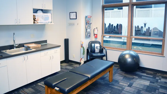 Chiroseattle - Tuttle DeLucchi Chiropractic Picture 8