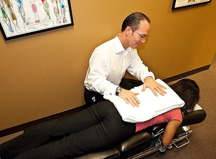 Chiroseattle - Tuttle DeLucchi Chiropractic Picture 7