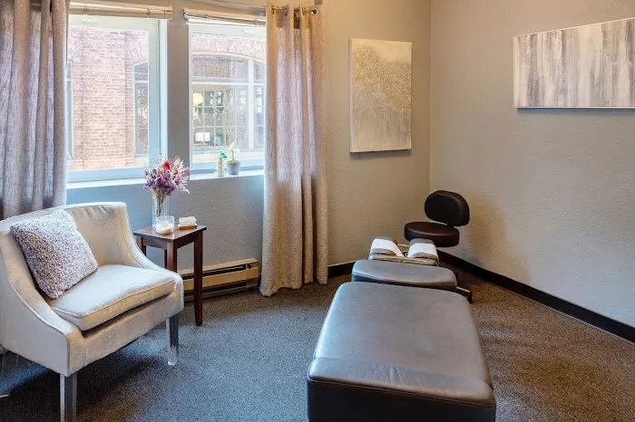 Flourish Chiropractic Spa Picture 1