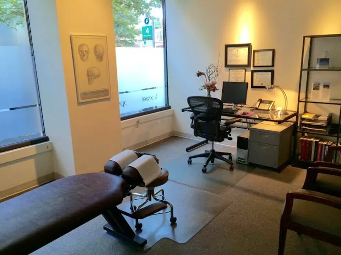 Maxwell Chiropractic Offices - Lauren Aklinski, DC, PLLC Picture 5