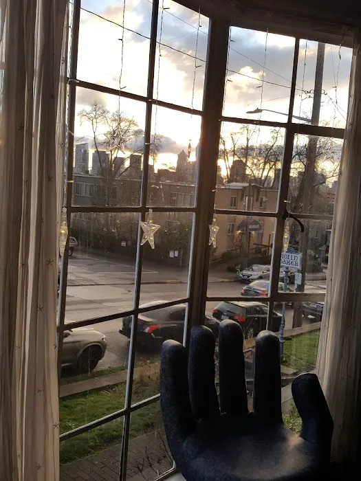 Chiro 1st - Capitol Hill Picture 7