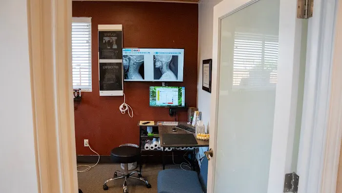 Edmonds Chiropractic and Sports Medicine Picture 8