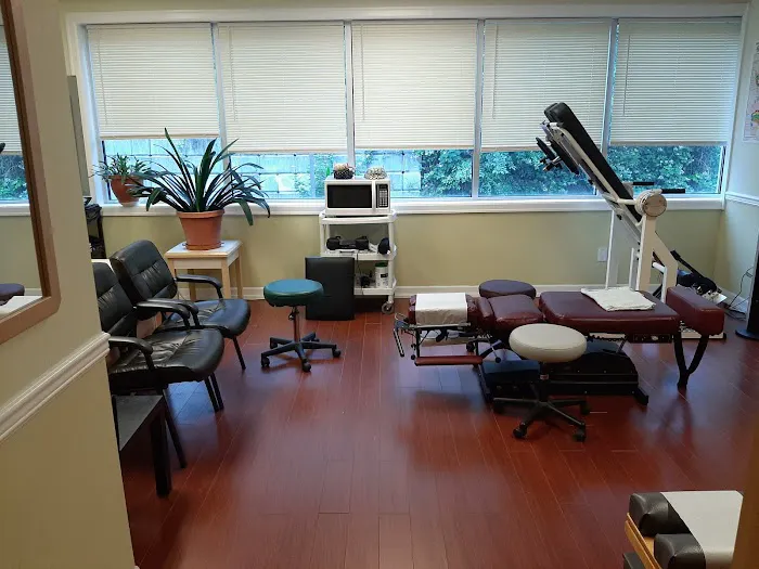 JONG IL LEE DC, PS / Yonsei Chiropractic Clinic 연세척추병원 Picture 2