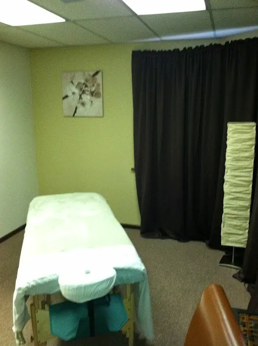 Lynnwood Family Chiropractic and Massage Picture 4