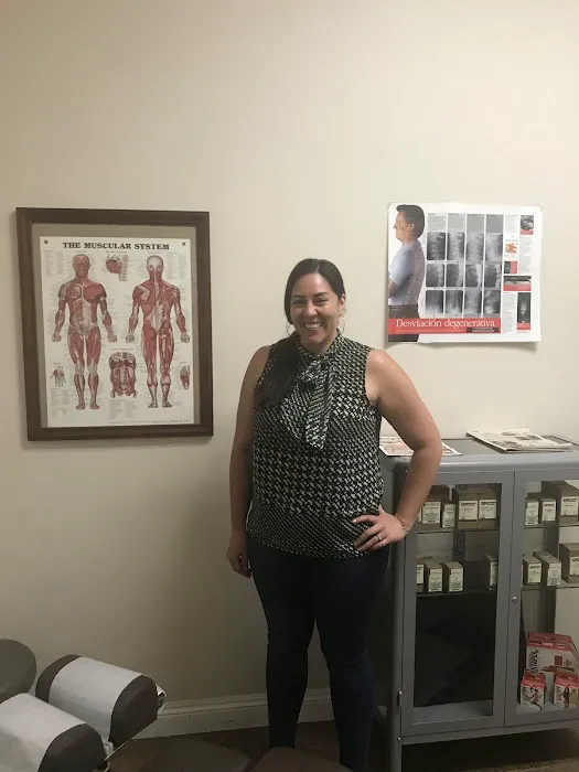 Dr. Andrea Vidaurre Picture 8