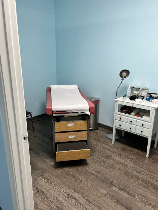 Ausmus Chiropractic & Medical Clinic Picture 3