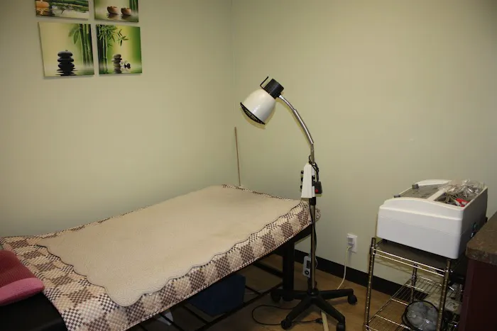 ONE HEALTHCARE / CHIROPRACTIC & ACUPUNCTURE Picture 4